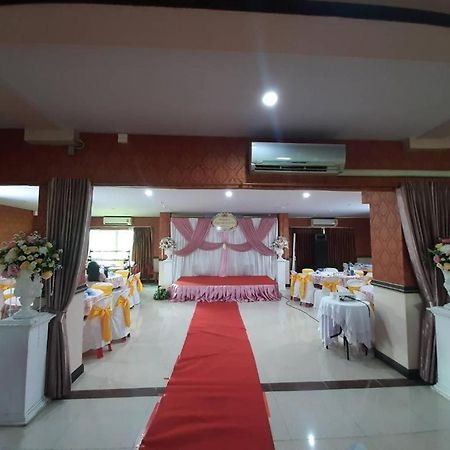 Le Parc Wangnang Hotel Пхитсанулок Экстерьер фото