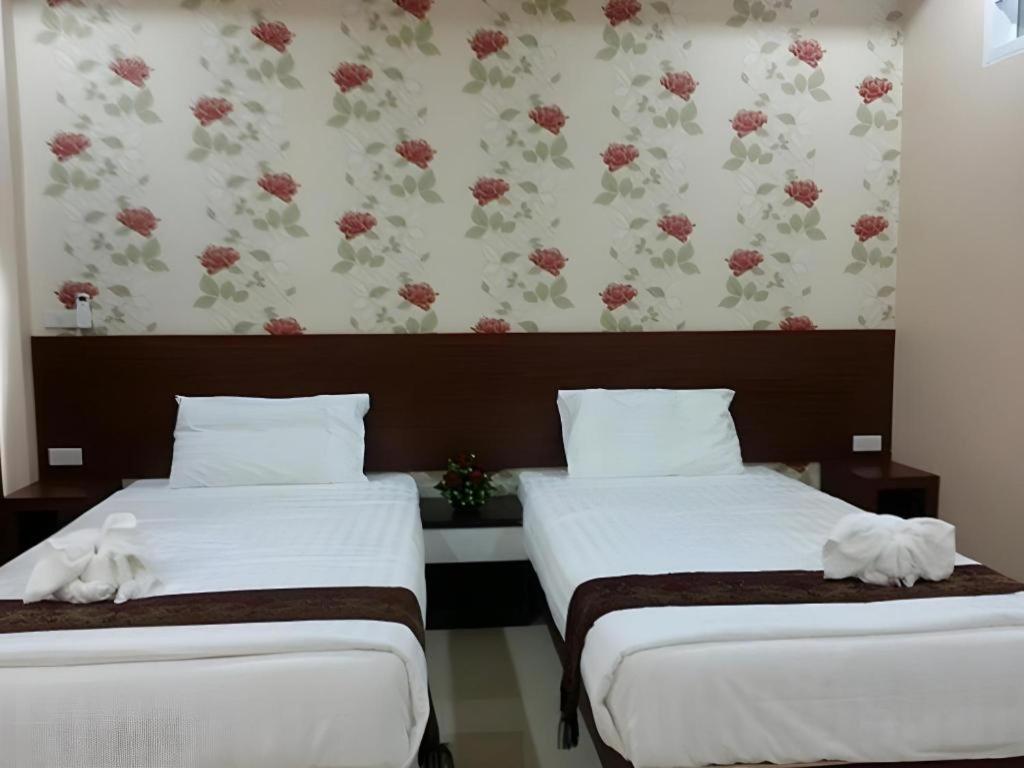 Le Parc Wangnang Hotel Пхитсанулок Экстерьер фото