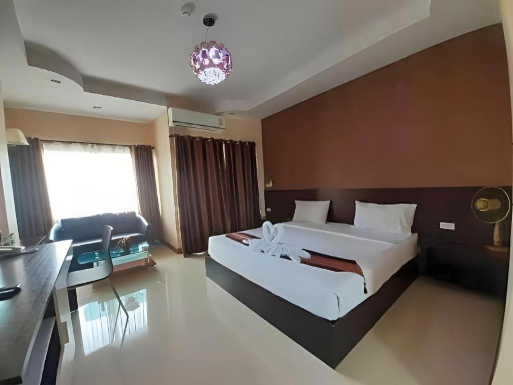 Le Parc Wangnang Hotel Пхитсанулок Экстерьер фото