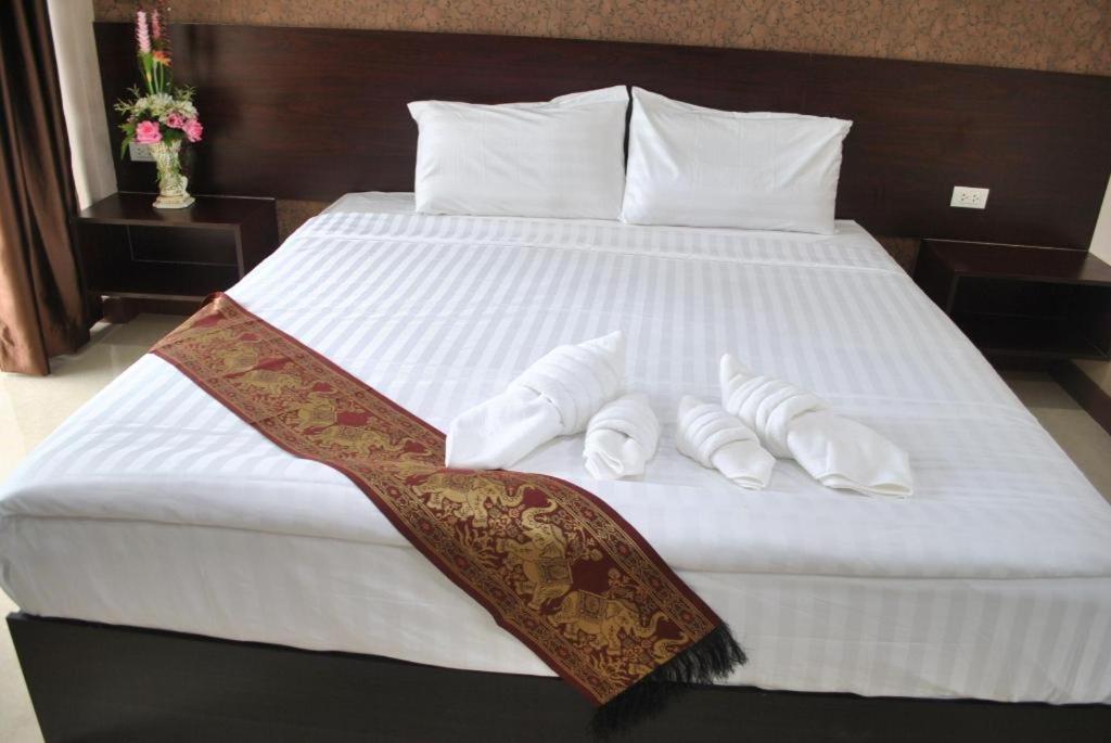 Le Parc Wangnang Hotel Пхитсанулок Экстерьер фото