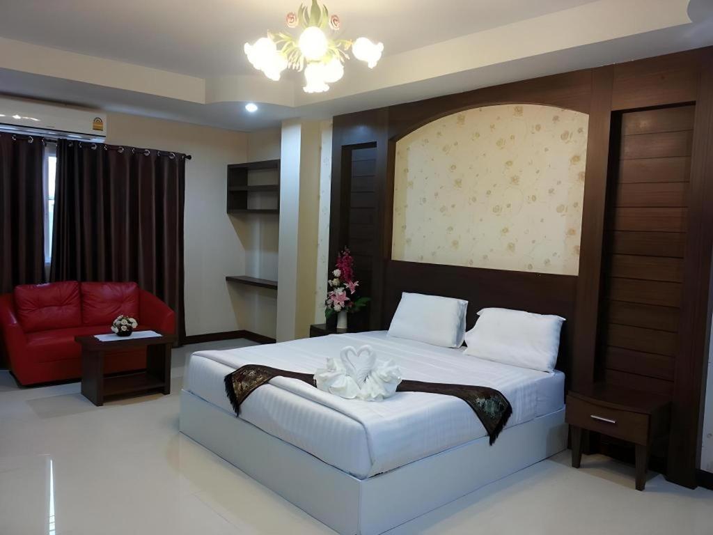 Le Parc Wangnang Hotel Пхитсанулок Экстерьер фото
