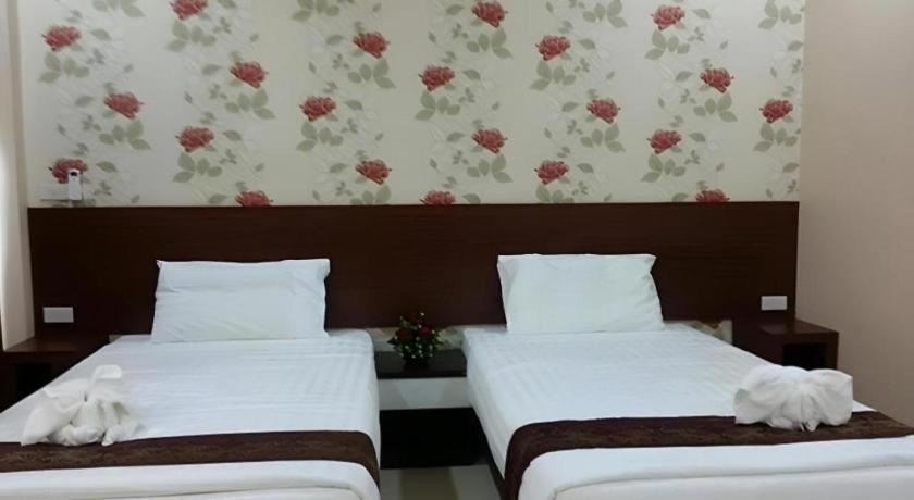 Le Parc Wangnang Hotel Пхитсанулок Экстерьер фото